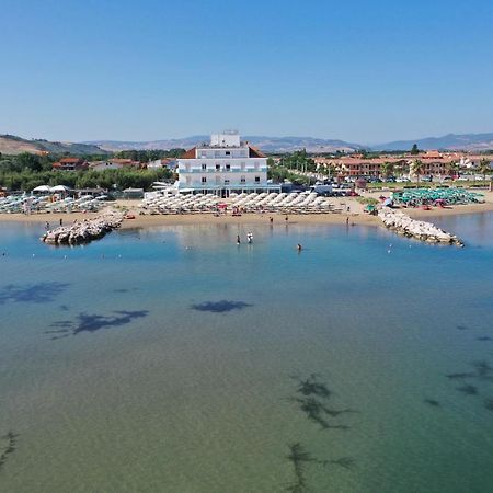 Hotel Strand Marina Di Montenero Extérieur photo