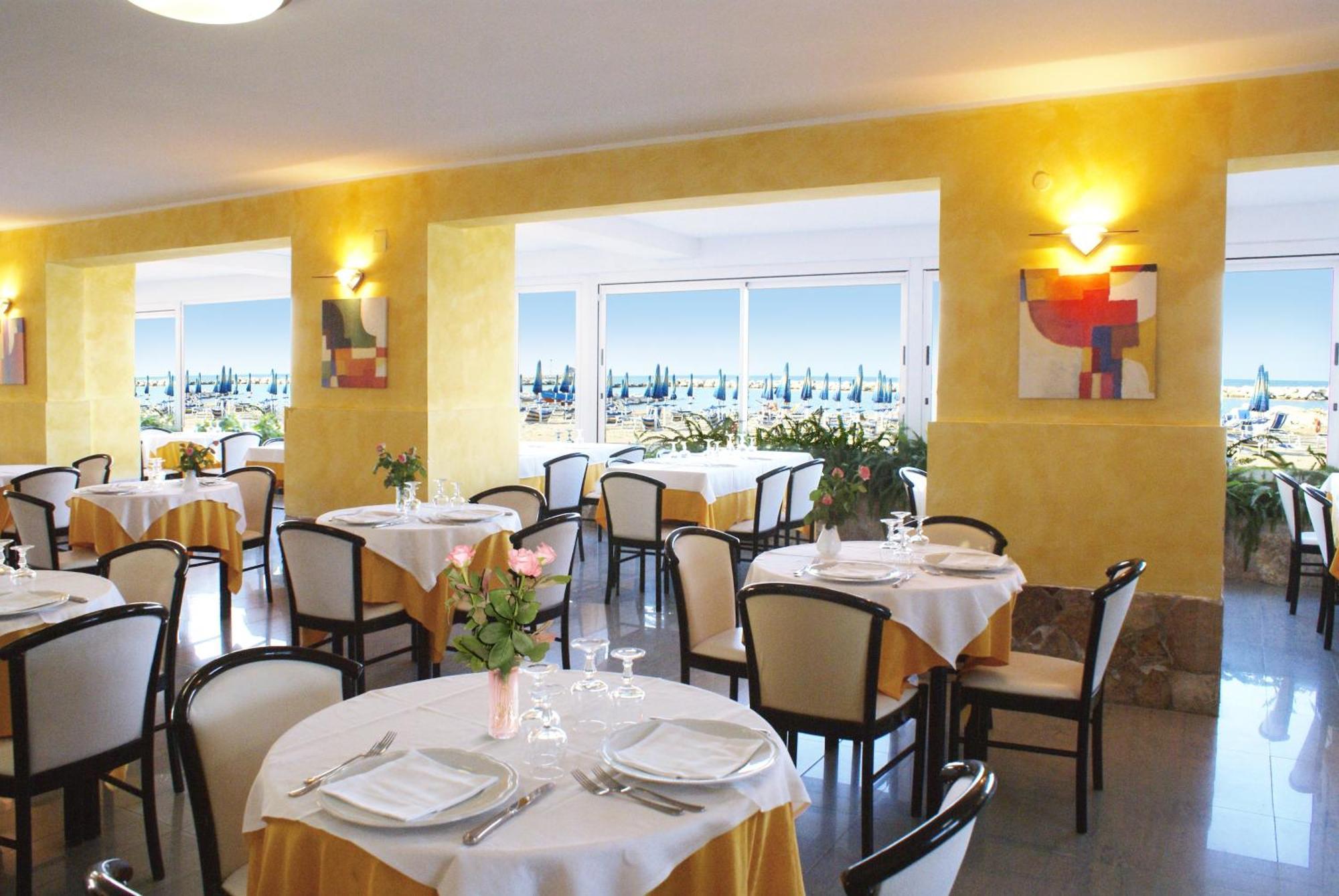 Hotel Strand Marina Di Montenero Extérieur photo