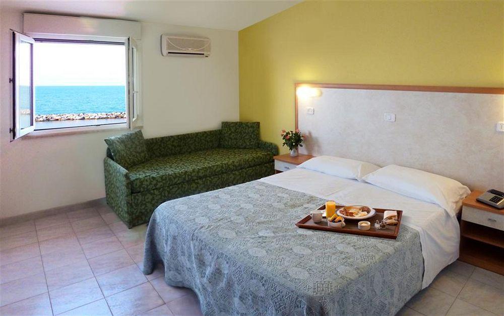 Hotel Strand Marina Di Montenero Extérieur photo