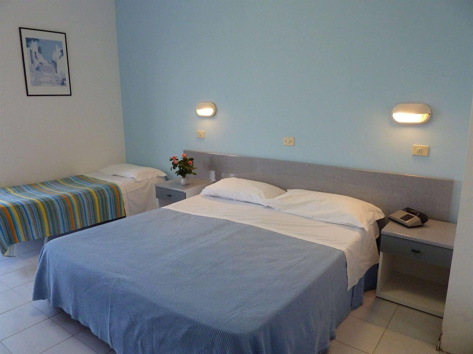 Hotel Strand Marina Di Montenero Extérieur photo